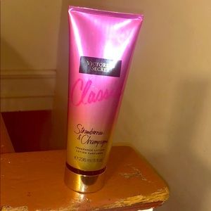 Victoria secret classic strawberries & champagne